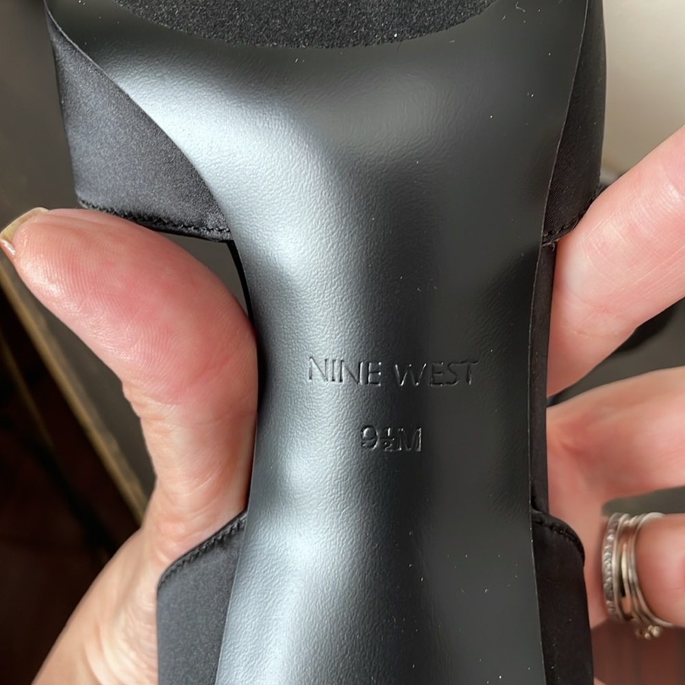 Nine West McFally Pump - Picture 10 of 11